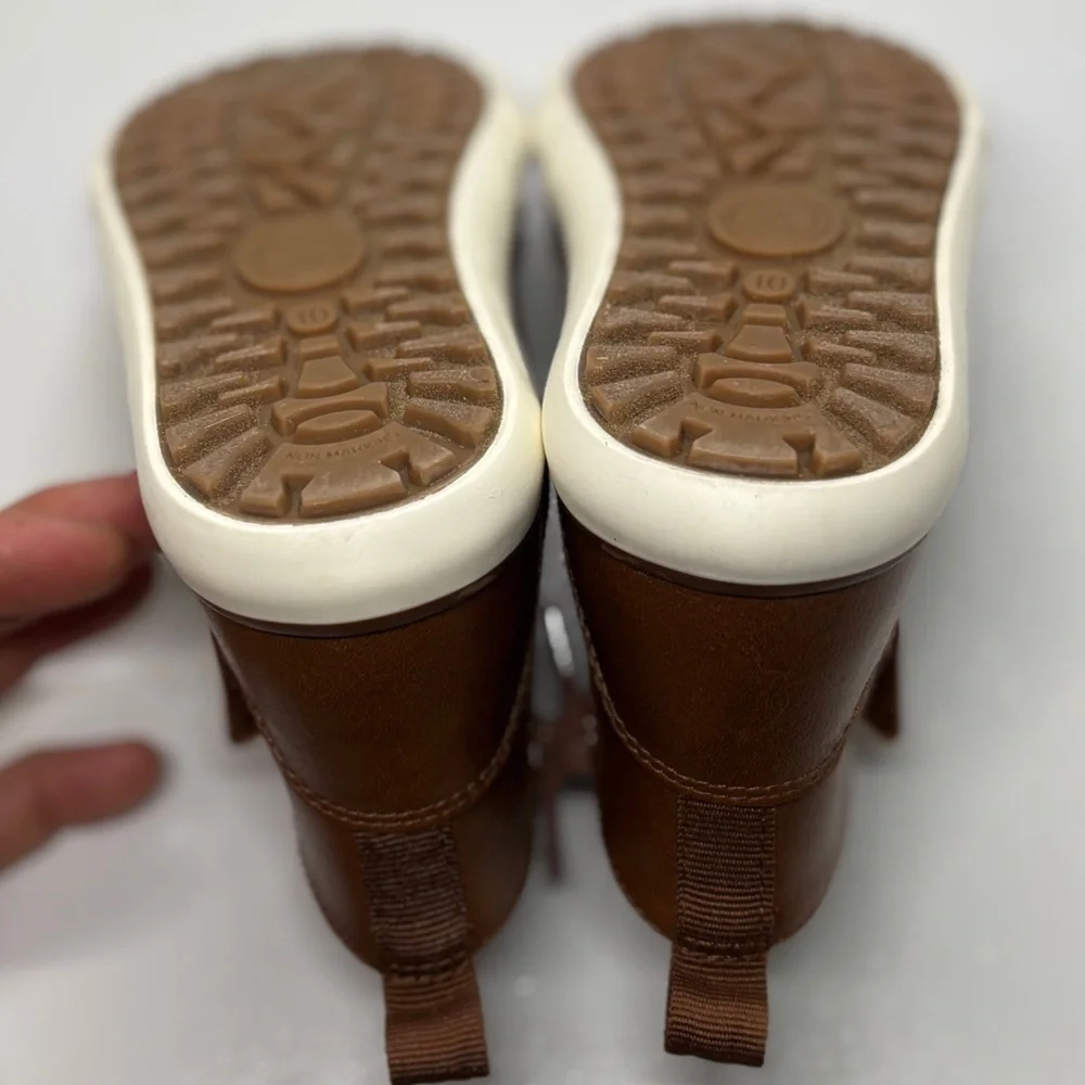 Wonder Nation Brown Kids High-Top Sneakers size 10